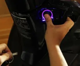 Hướng dẫn cách mở khóa xe SH khi chìa khóa hết pin dễ nhất