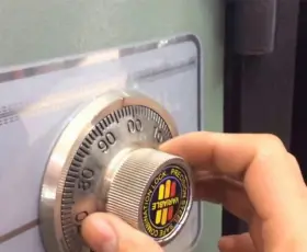 Hướng dẫn cách mở và sử dụng két sắt các loại cho người mới