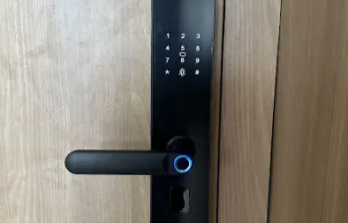 Hướng Dẫn Sử Dụng Khóa Yale Đúng Cách – Đăng Ký Vân Tay, Thay Pin, Cài Mã Số