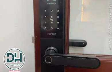 Lắp Khóa Hafele DL6100 Tại Quận 1 – Bàn Giao Thực Tế, An Tâm Tuyệt Đối