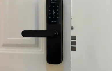 Khóa Hafele Không Nhận Vân Tay