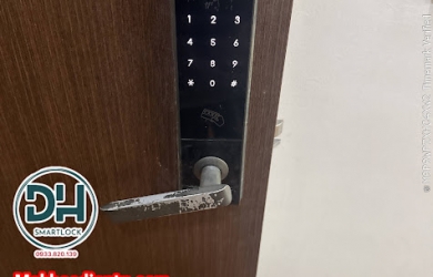 Khóa Hafele Báo Pin Yếu Liên Tục