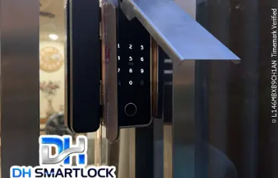 Lắp Khóa Vân Tay Cửa Kính Anh Quang Vinhomes