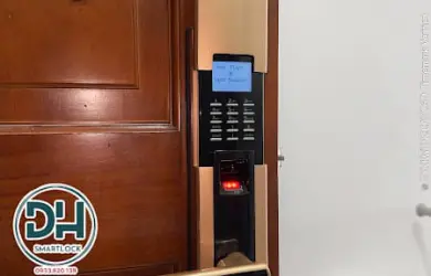 Lắp Khóa Vân Tay Quận 12 – Lắp Đặt Nhanh, Giá Tốt Chỉ Từ 3 Triệu