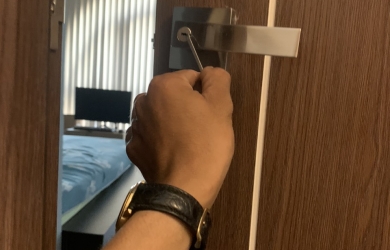 Mở Khóa Nhà Bị Kẹt Tại TP.HCM – Có Mặt Sau 15 Phút, Hỗ Trợ 24/7