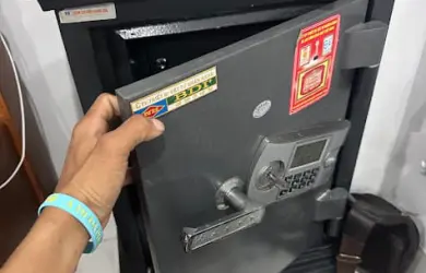 Cách Mở Két Sắt Khi Quên Mã
