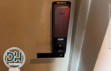Khóa Samsung Báo Pin Yếu