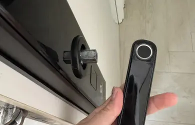 Khóa Bị Gãy Tay Cầm