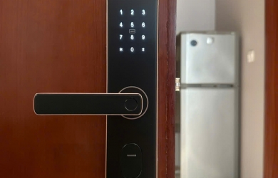 Thay Khóa Cửa Điện Tử, Khóa Vân Tay Tại Nhà – An Toàn, Nhanh Chóng, Có Bảo Hành