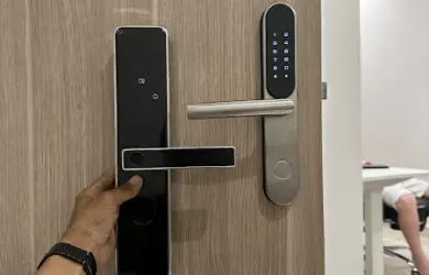 Thay Ổ Khóa Vân Tay Cho Anh Tuấn Tại Vinhomes Grand Park Quận 9