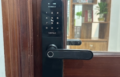 Khóa Hafele báo chuông liên tục, không tự khóa, tắt nguồn đột ngột? Nguyên nhân và cách khắc phục