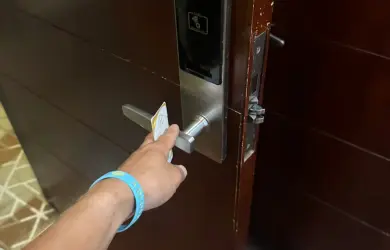 Dịch Vụ Sửa Khóa Khách Sạn, Khóa Thẻ Từ Khách Sạn Tại Các Quận Ở TP.HCM