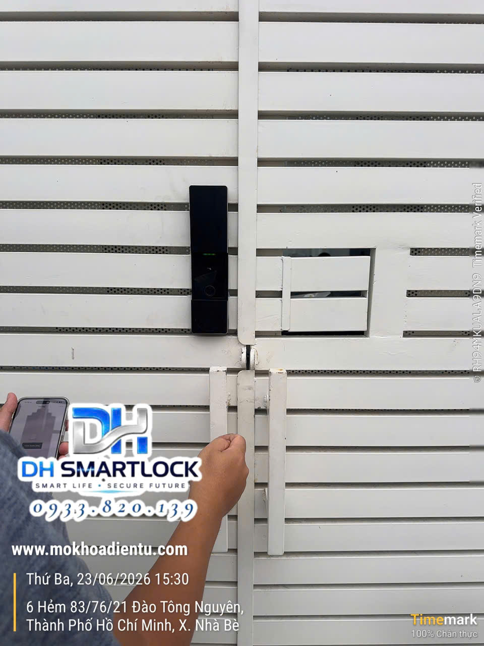 Cài đặt vân tay và các chức năng cho khách hàng sau khi lắp đặt khóa cửa sắt