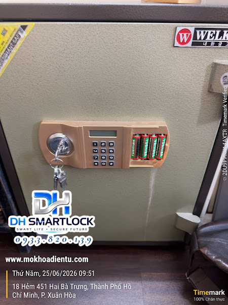 két sắt không mở được chị diễm quận 3