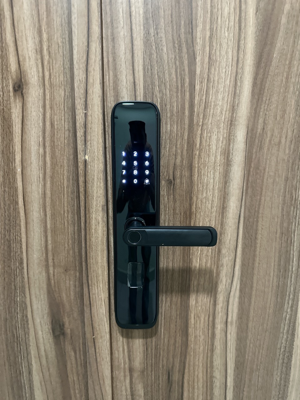 Khóa cửa vân tay dành cho căn hộ lắp ở quận 1