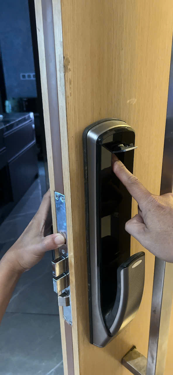 Khóa Hafele không mở được từ bên ngoài