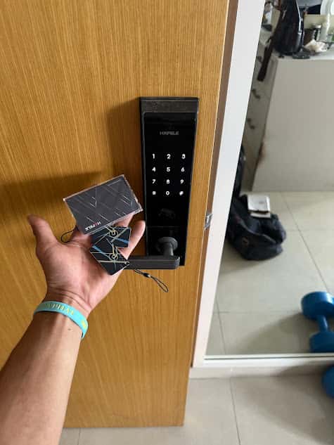 Khóa hafele không nhận thẻ từ