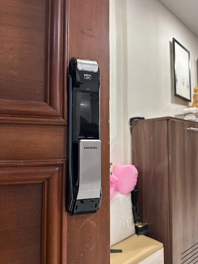 Khóa Samsung cũ bị hư thân khóa tại chung cư Hoàng Anh Gia Lai The Gold House