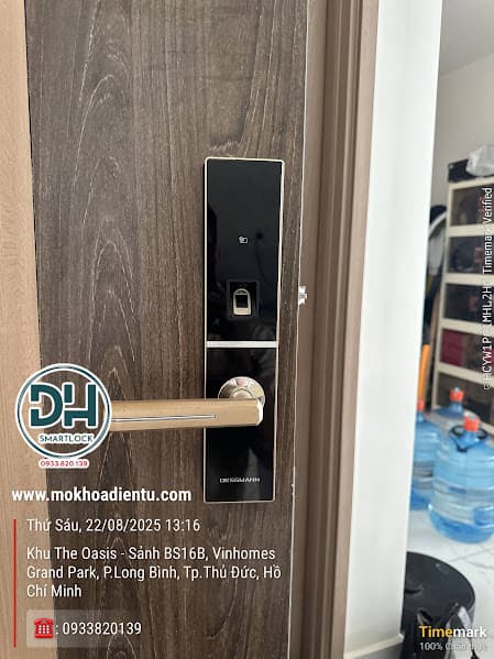 Thợ sửa khóa vân tay bị lỗi tại Vinhomes Quận 9