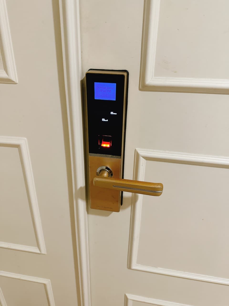 Khóa vân tay báo mở nhưng không mở được