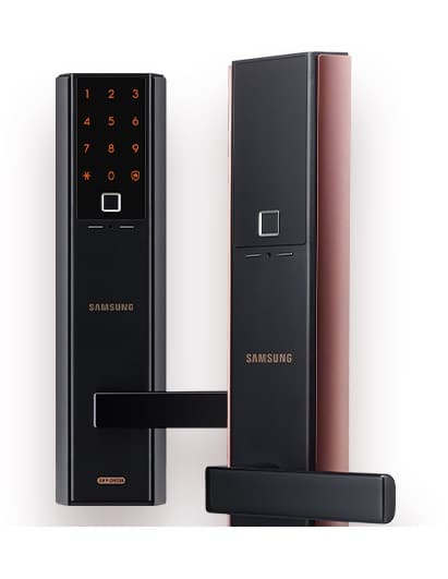 Khóa vân tay Samsung SHP-DH538 lắp trên cửa gỗ thực tế