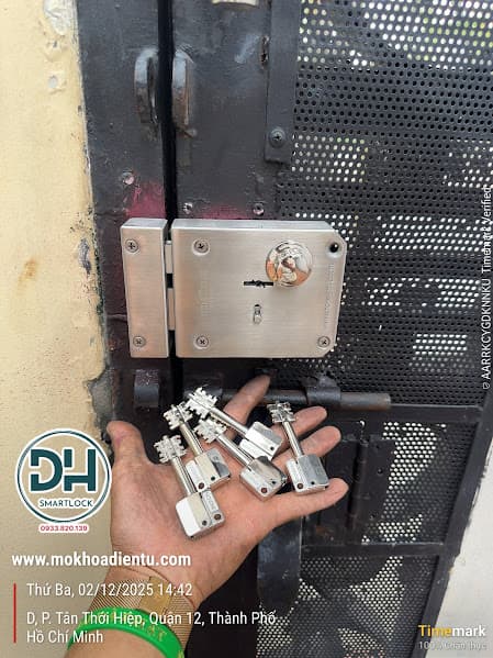 Làm chìa khóa cửa sắt Tân Thới Hiệp Quận 12