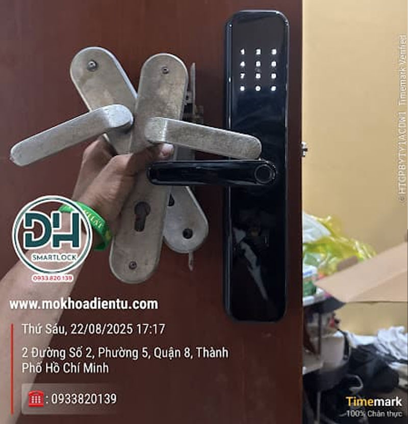 Thợ lắp và thay khóa điện tử Quận 8 – phục vụ tận nơi