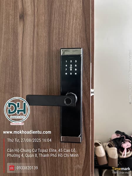Khóa điện tử 5 chức năng mở cửa lắp tại chung cư quận 8