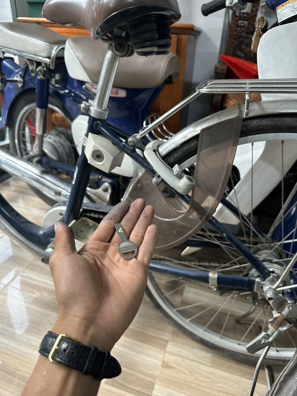Xử lý gãy chìa khóa xe điện an toàn, không phá ổ khóa