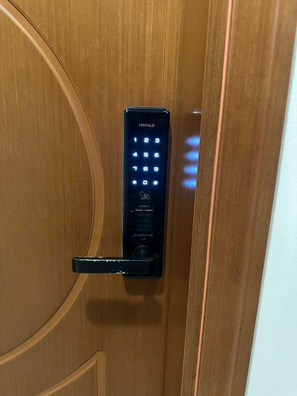 Reset khóa hafele ở vinhomes central park bình thạnh
