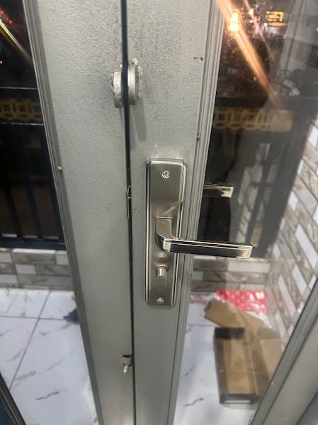 Sửa khóa cửa sắt Quận 8 tận nơi nhanh chóng