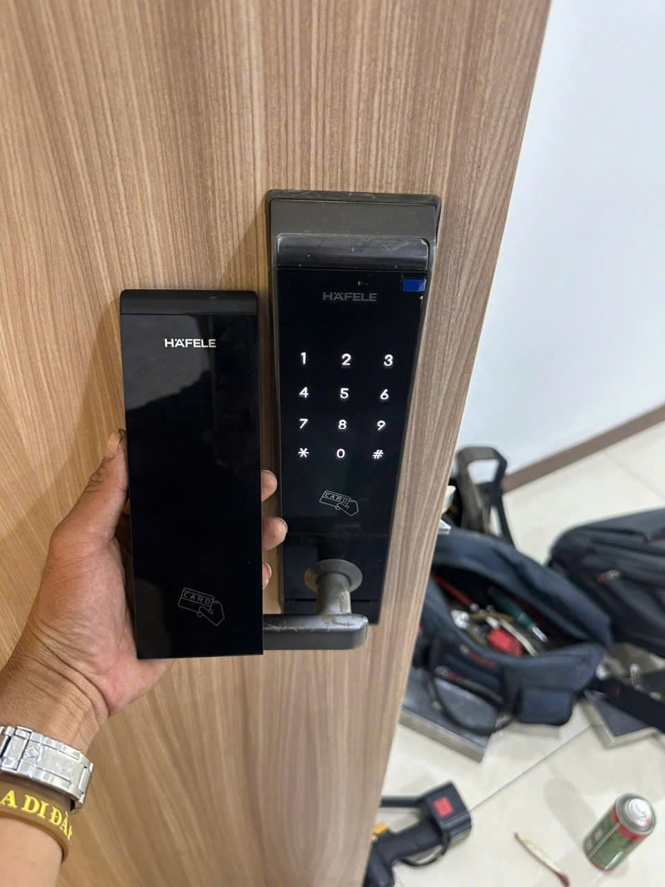 Thợ sửa khóa Hafele tận nơi tại nhà ở TP.HCM