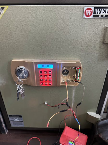 Sửa khóa két sắt không mở được chị quỳnh quận 3