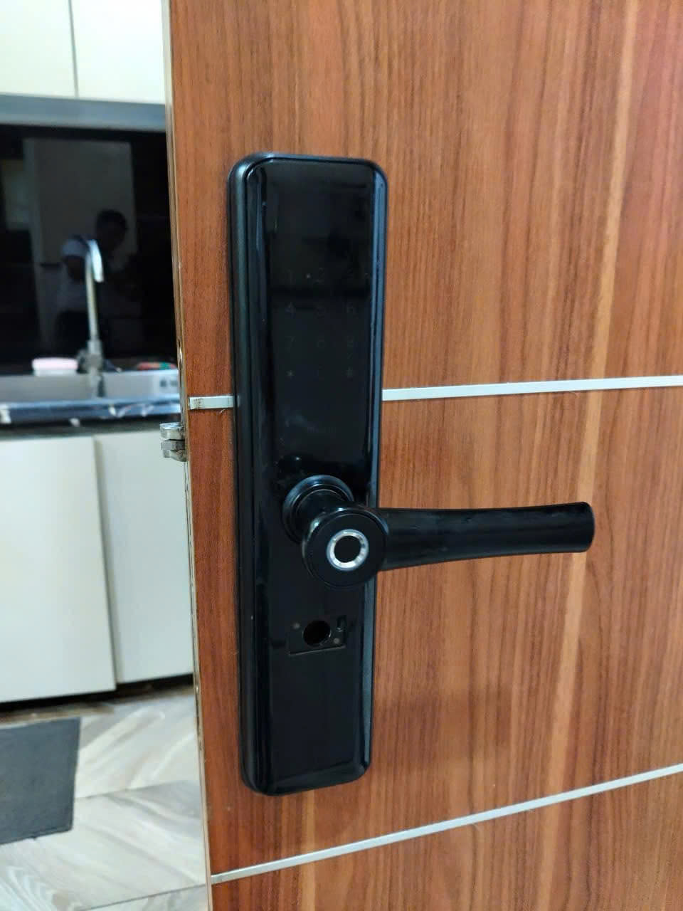 Thợ kỹ thuật sửa khóa điện tử tại khu Sala, Quận 2
