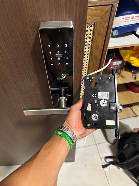 Sửa khóa từ bị kẹt tại Nguyễn Trãi, Quận 5 – thợ khóa 24/7 có mặt nhanh