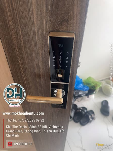 Sửa khóa vân tay cho căn hộ ở Vinhomes Thủ Đức