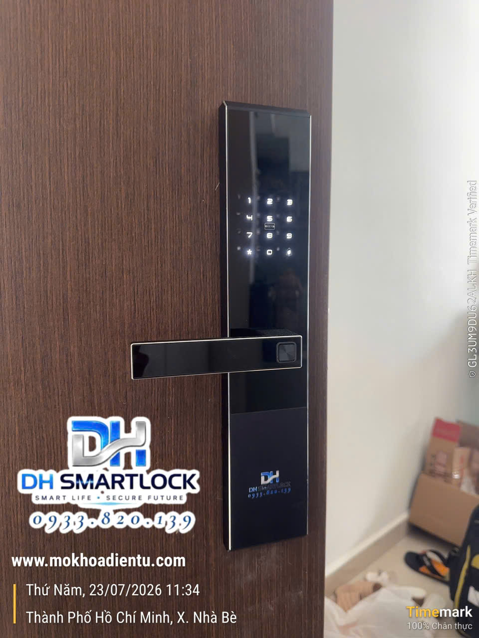 Khóa điện tử mới lắp đặt cho căn hộ Sunrise Riverside Nhà Bè hỗ trợ vân tay, mật khẩu, thẻ từ và app.