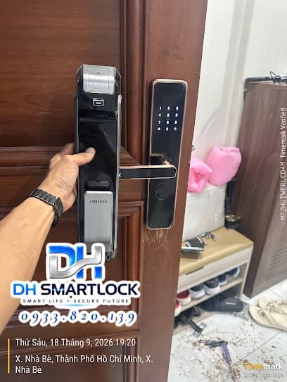 Khóa điện tử mới được lắp thay cho khóa Samsung cũ tại Hoàng Anh Gia Lai The Gold House