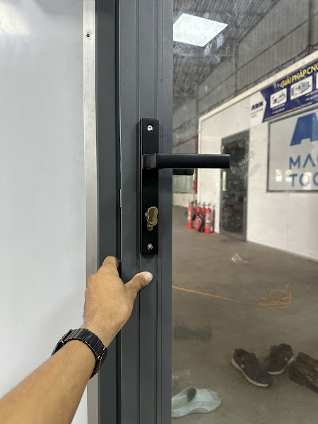Thay khóa cửa Quận 12