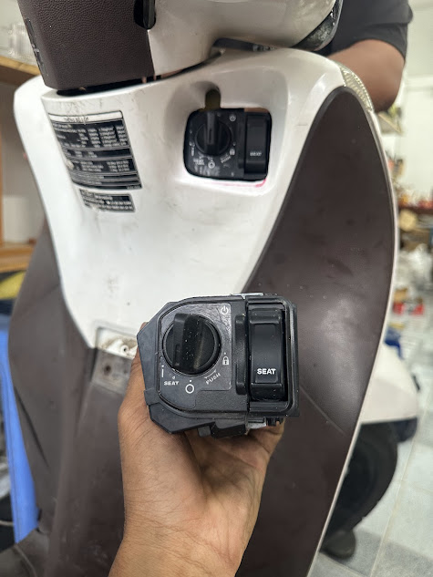 Thợ thay ổ khóa xe máy tại nhà chính hãng cho xe Honda, Yamaha, Vespa, SH, Vision
