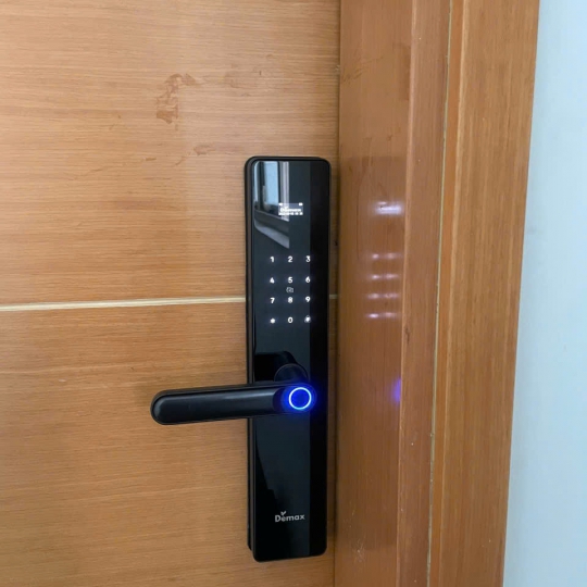 Khoá cửa vân tay Demax SL-C622 AC App wifi