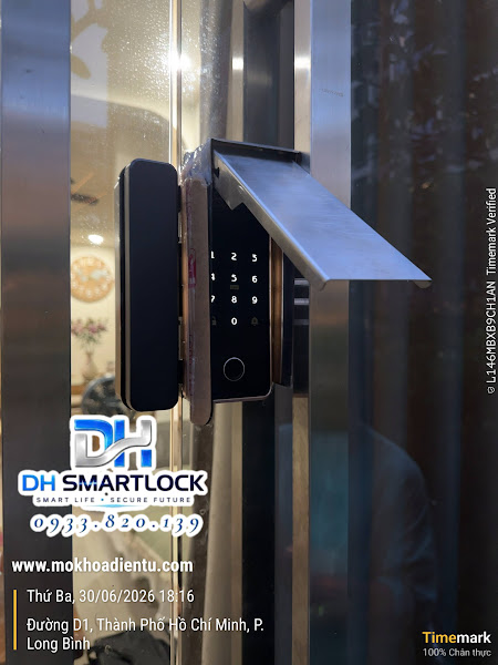 Lắp đặt khóa vân tay cho cửa kính tại hcm