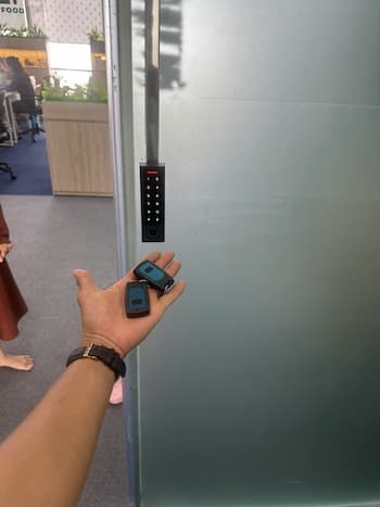 Phản hồi nhanh chóng từ thợ mở khóa văn phòng Quận 1