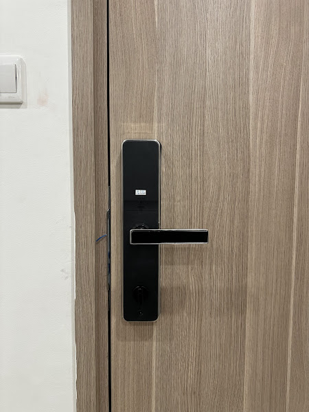 Lắp đặt khóa vân tay cho căn hộ chung cư Vinhomes Grand Park TP Thủ Đức