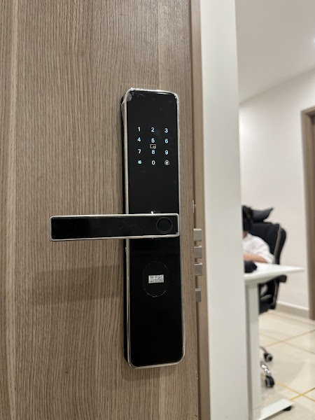 Khóa cửa thông minh vân tay dành cho căn hộ Vinhomes Grand Park Quận 9
