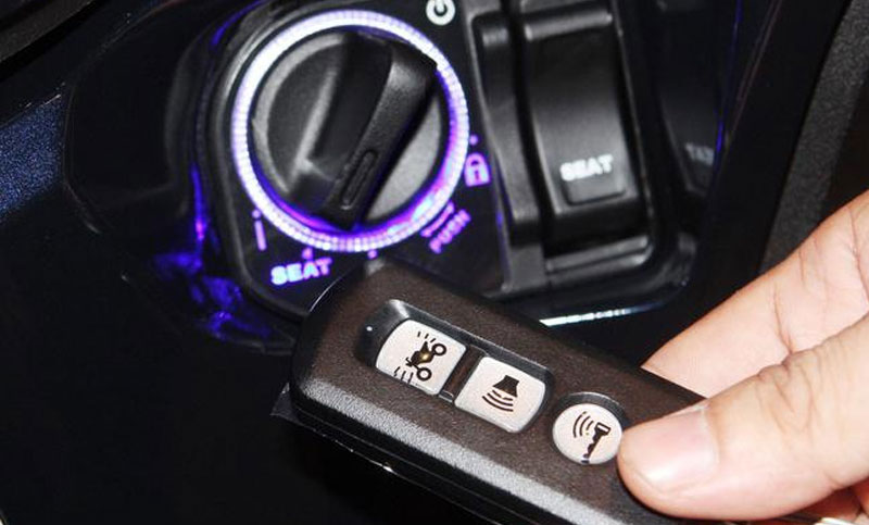 Tìm hiểu về cấu tạo và cách thay ổ khóa xe máy smartkey 5 Còi, đèn báo và hệ thống chống trộm