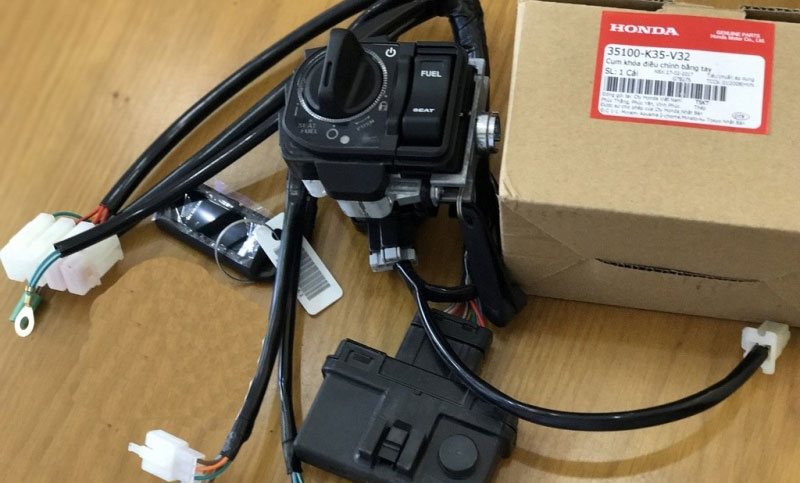 Tìm hiểu về cấu tạo và cách thay ổ khóa xe máy smartkey 6 Hệ thống dây điện, giắc kết nối và nguồn ắc quy