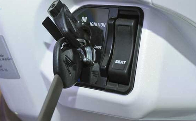 Nguyên nhân xe vision không vặn được khóa và cách xử lý 1 Khóa cổ bị kẹt do tay lái chịu lực ép