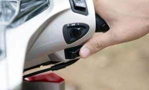Công tắc phanh hoặc nút đề bị hỏng